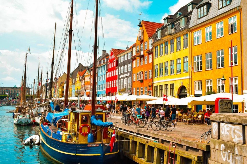 Du lịch Copenhagen tại kênh đào Nyhavn