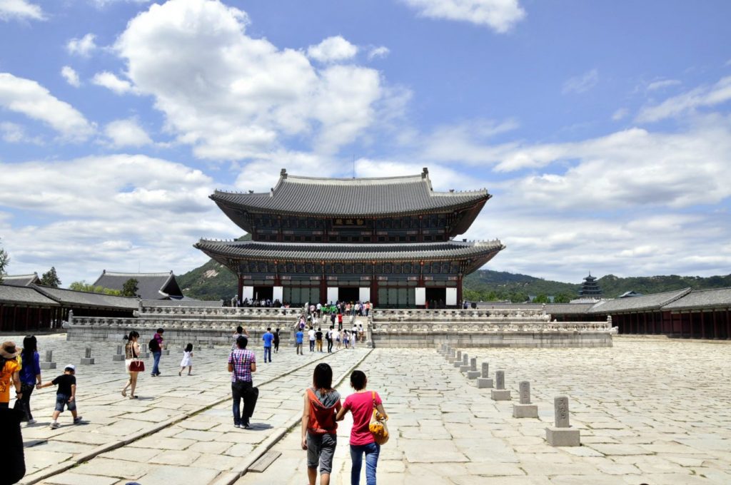 Du lịch Hàn Quốc đến cung điện Gyeongbokgung