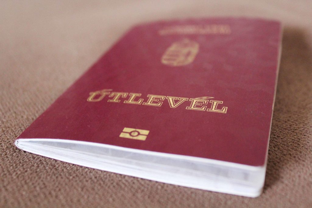Thực hiện thủ tục xin visa đi Hungary