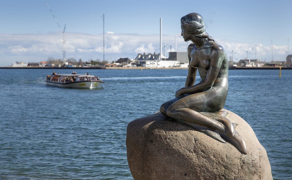 Tham quan tượng nàng tiên cá tại Đan Mạch