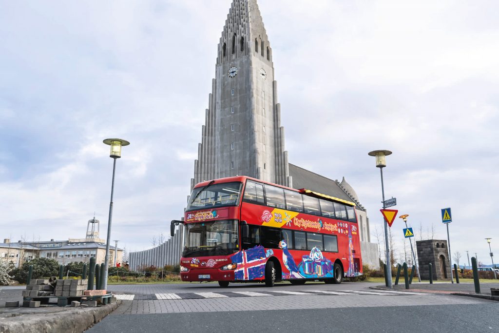 Du lịch Akureyri bằng xe buýt tiện lợi