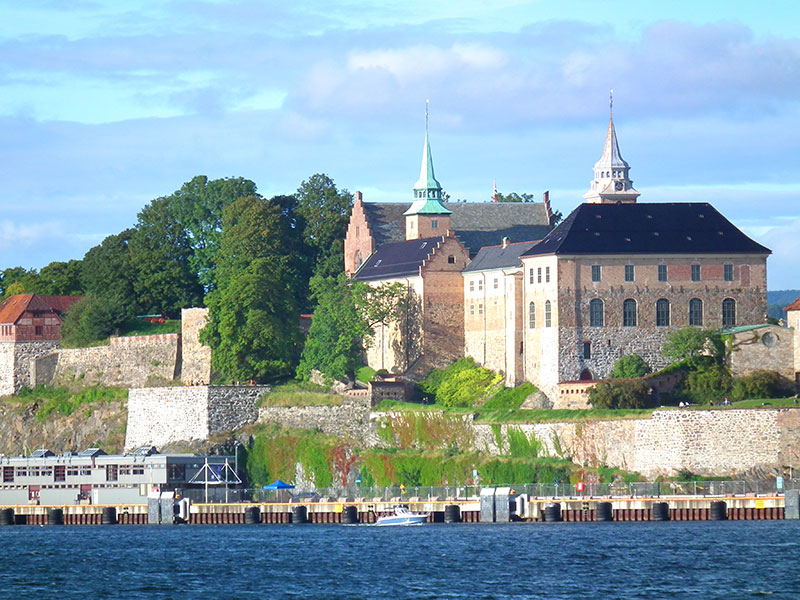tham quan lâu đài Akershus tại Oslo