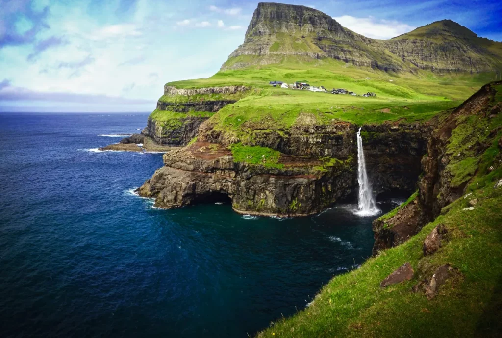 Tham quan thác Múlafossur của quần đảo Faroe